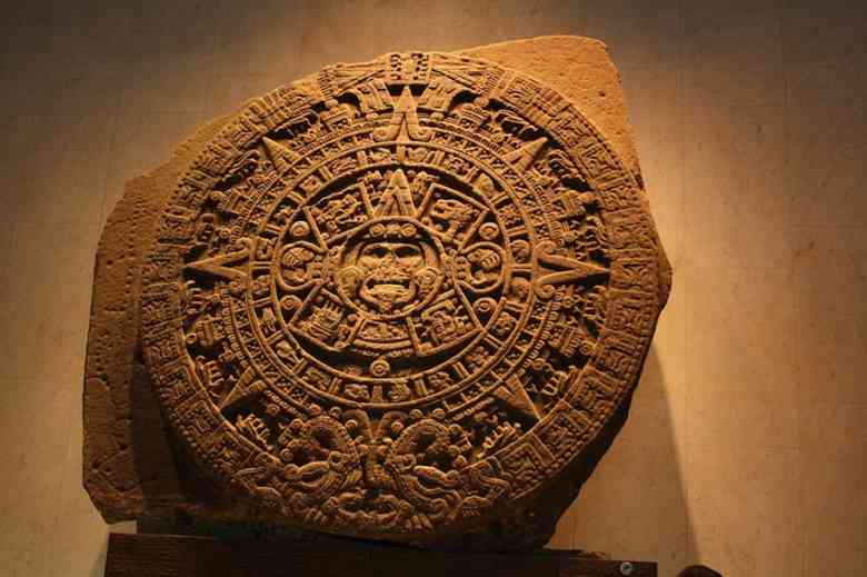 calendario religioso azteca
